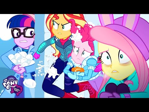 My Little Pony: Equestria Girls | The Snow Fight Challenge (Holidays Unwrapped) | MLP EG Shorts