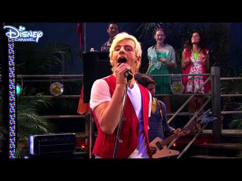 Austin &amp;amp; Ally - Fanatics &amp;amp; Favors