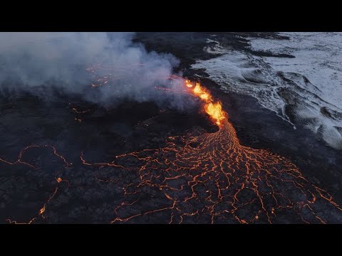 Islanda, il vulcano nella penisola di Reykjanes torna a eruttare: evacuata Grindavik