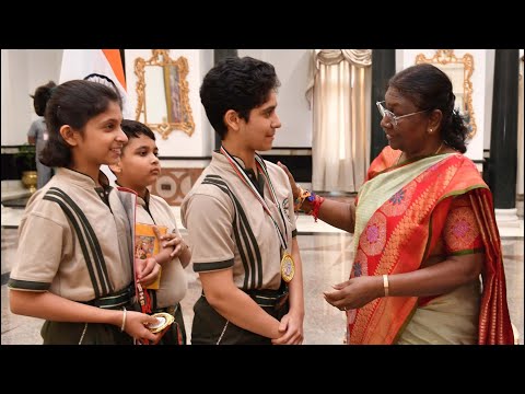 President celebrated the festival of Raksha Bandhan with children and students at Rashtrapati Bhavan