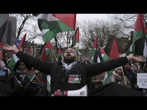 شاهد: تظاهرة أمام محكمة العدل الدولية في لاهاي تضامنًا مع الفلسطينيين