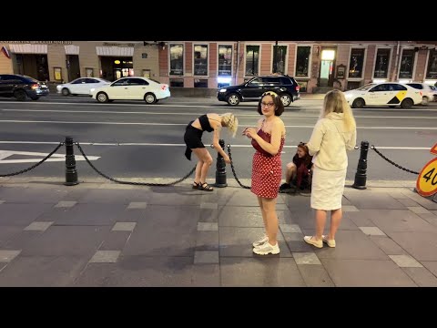 Drunk Girls Tried to Vandalize The Fence of Nevsky Prospekt at White Night in St Petersburg, Russia