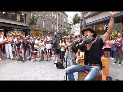 Bella ciao - Street acoustic cover 2022 - Crowd singing