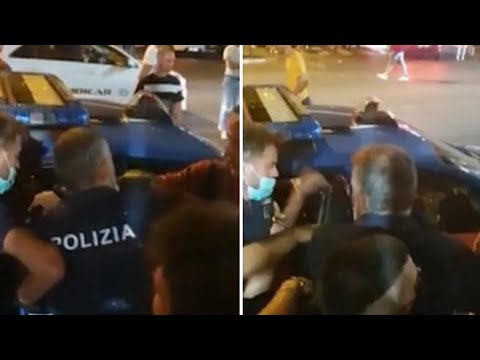 Marina di Carrara, polizia interviene per sedare rissa: agenti aggrediti e insultati