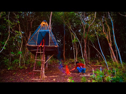 camping||hujan deras saat membangun pondok pohon||bushcraft shelter survival||ASMR