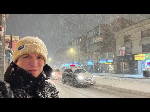 Toronto LIVE: Winter Storm on a Friday Night