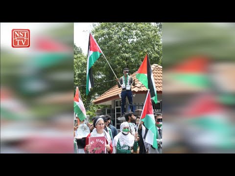 More than 150 Palestinians march towards KLCC mosque