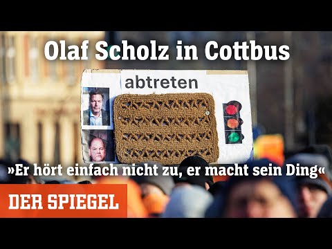 Olaf Scholz in Cottbus: Kanzler von protestierenden Bauern empfangen | DER SPIEGEL