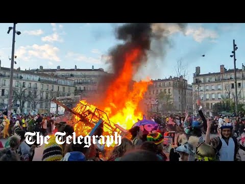 Anarchy in Marseille as Macron protests turn violent