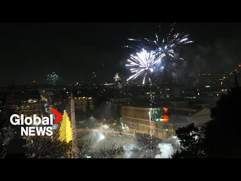 New Year&rsquo;s 2024: Italy fireworks display lights up skies above Rome