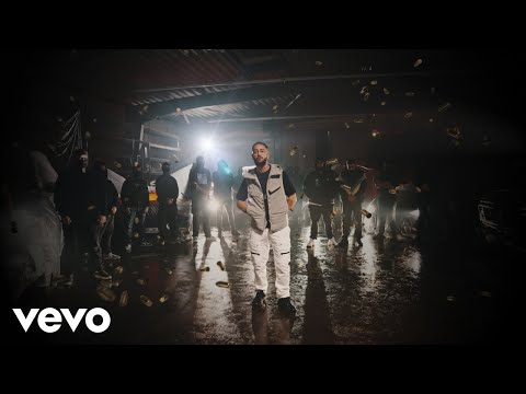 Lacrim - MAIN MOITE (Clip officiel)