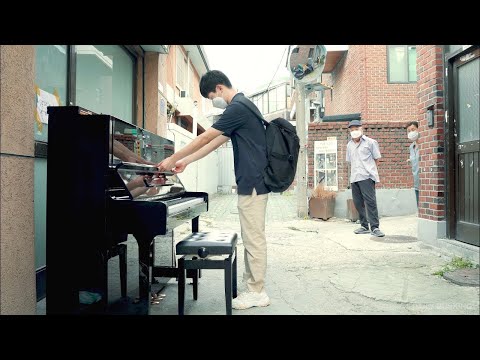 A Boy Finds Abandoned Piano, Suddenly Plays Canon in D In Amazing Way