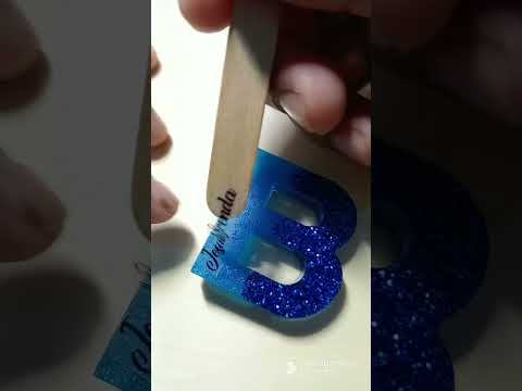 Vlog: make order | Blue + Blue glitter keychains part 1