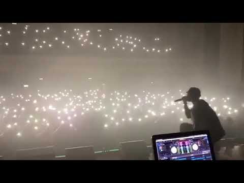 Pop Smoke Dior in concert with their fans in London(direct)