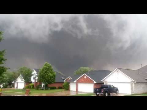 Moore, OK EF5 Tornado May 20, 2013 d