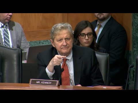 Kennedy questions FDIC's Gruenberg and Fed's Barr in Banking