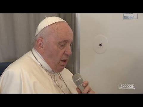 Papa Francesco: &laquo;La morte di Benedetto XVI &egrave; stata strumentalizzata&raquo;