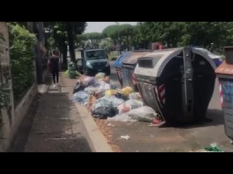 L'inferno di Roma invasa dalla spazzatura e dai cattivi odori