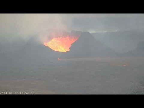 Live eruption from Iceland - &THORN;orbj&ouml;rn 2