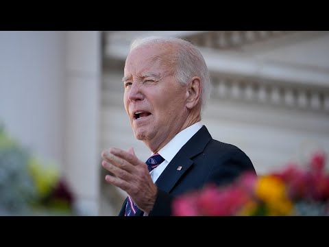 Biden honors America's veterans at Arlington