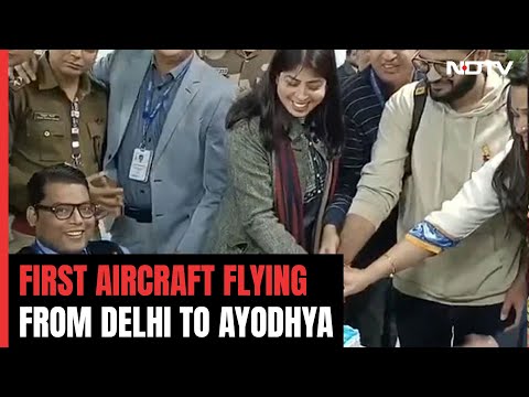 IndiGo Captain's Welcome, Cake Treat On 1st Flight To Ayodhya's New Airport