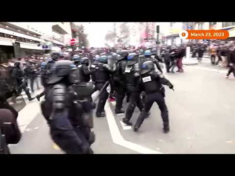 Violence hits Paris on day of pension protests