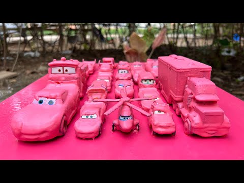 Clean up muddy minicars &amp; disney car convoys 🏎 🚗! Play in the garden