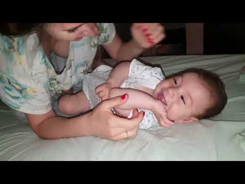 💕 Cute mommy and lovely baby playing and laughing