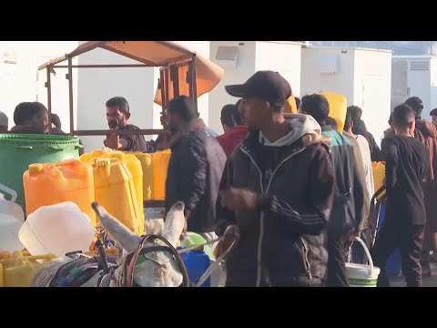 Palestinians in Gaza struggle to get enough water