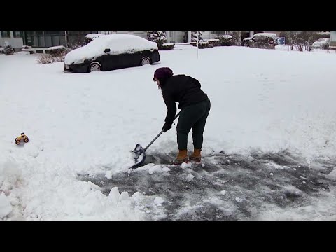 Here's the best time to shovel snow during weekend storm in Mass.