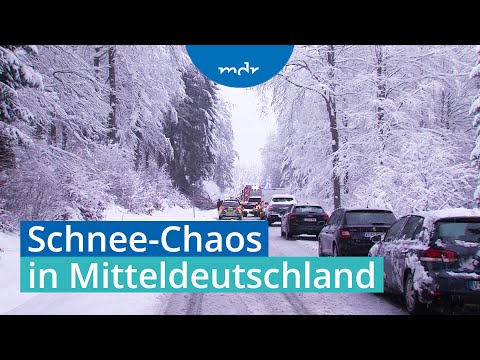 Wintereinbruch: Schnee-Walze sorgt f&uuml;r Verkehrsbehinderungen | MDR um 4 | MDR