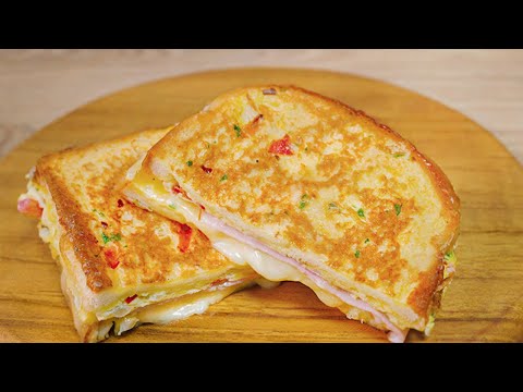 How To Make One Pan Egg Toast! Easy &amp; Delicious Omelette Sandwich Recipe