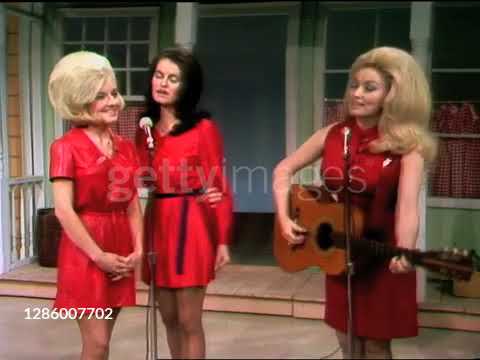 Dolly Parton, Stella Parton &amp; Cassie Parton singing &ldquo;Break My Mind&rdquo; - 1970