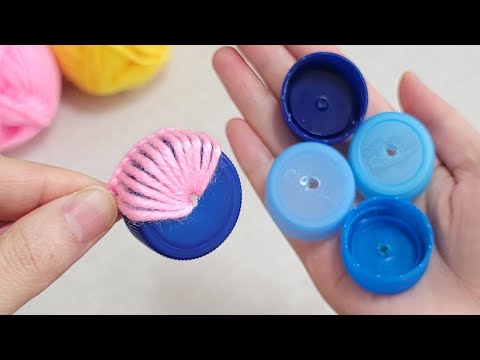 I did a INCREDIBLE job with plastic bottle caps, yarn. You'll love this super idea. DIY recycling
