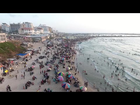 Gaza beaches packed as Israel-Hamas ceasefire holds | AFP