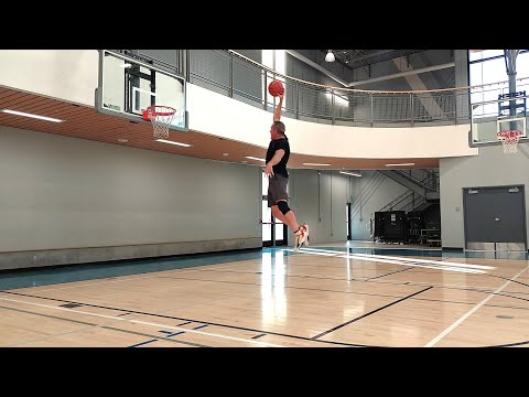 Can he still dunk at age 54?