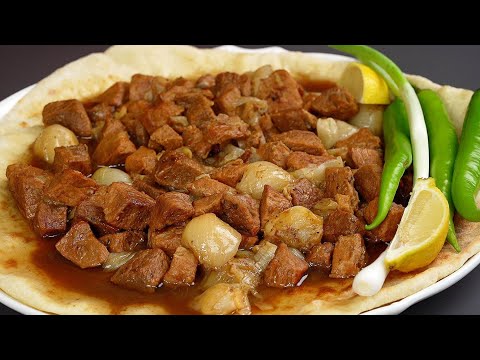 Traditional meat and onion recipe with easy homemade bread