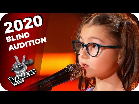 Disney&acute;s &quot;Frozen&quot; - Do You Want To Build A Snowman? (Renata) | The Voice Kids 2020 | Blind Auditions