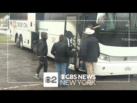 Gov. Hochul supports NYC suing bus companies transporting migrants from Texas