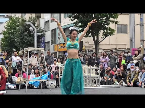 Street Performance of the Chinese Acrobatic Troupe 2023