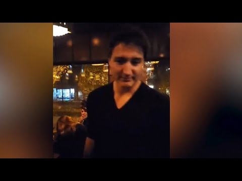 Protesters surround Justin Trudeau at Vancouver restaurant