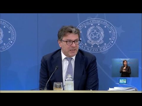 Giorgetti ricorda Maroni e si commuove: &laquo;Il bonus rinnovato in manovra &egrave; suo&raquo;