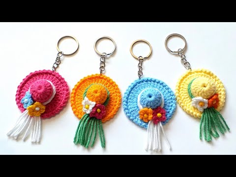 👉SUBTİTLED❗HEM G&Ouml;STERİŞLİ  HEM KOLAY ŞAPKALI  ANAHTARLIK YAPIMI /CROCHET KEYCHAİN