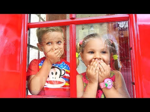 Diana y Roma juegan a las escondidas con Pap&aacute; en la granja de ovejas