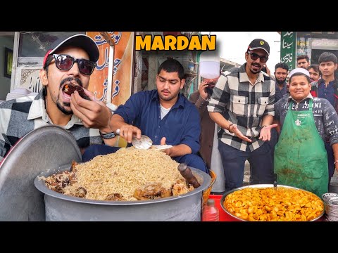 PAKISTANI STREET FOOD IN MARDAN - Nalli Chapal Kebab, Meat Pulao &amp; Mutton Rosh.