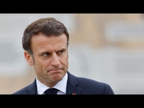 Politique : comment Emmanuel Macron pense t-il remonter le moral de ses troupes ?