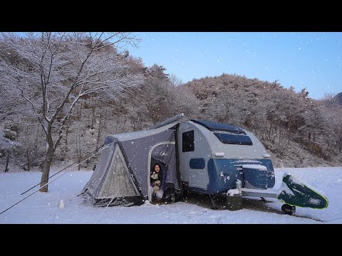 Resting in a cozy caravan amid heavy snowfall at -10℃ / Alone in a frozen kingdom