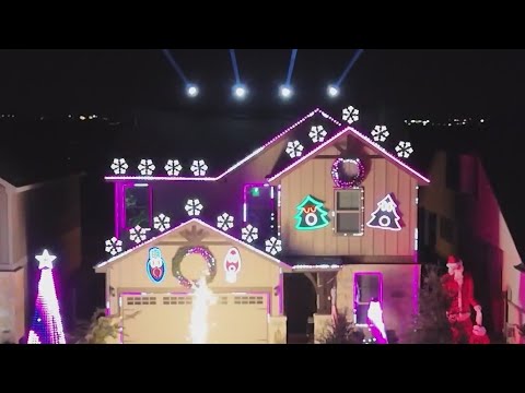 Texas family&rsquo;s home light show mistaken for aliens, draws out crowd