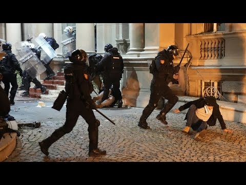 La mairie de Belgrade prise d'assaut