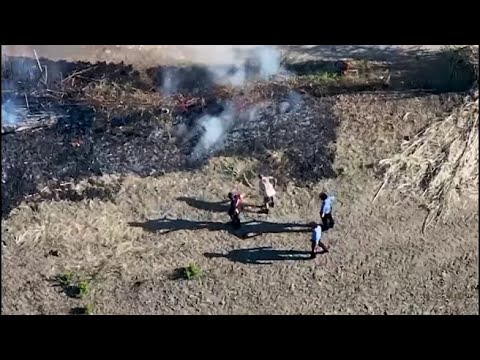 La telecamera di un drone ha beccato un piromane intento ad appiccare un rogo in Calabria